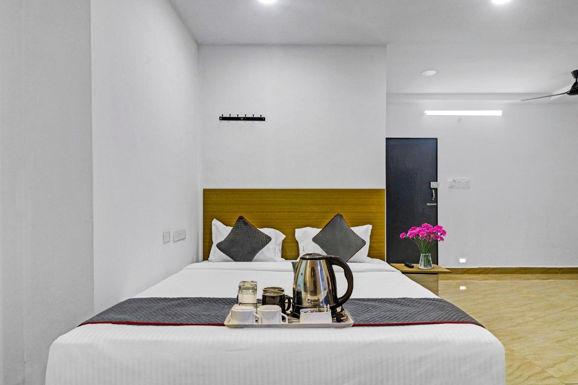 Townhouse De Alphabet Hotel Gachibowli Zewnętrze zdjęcie