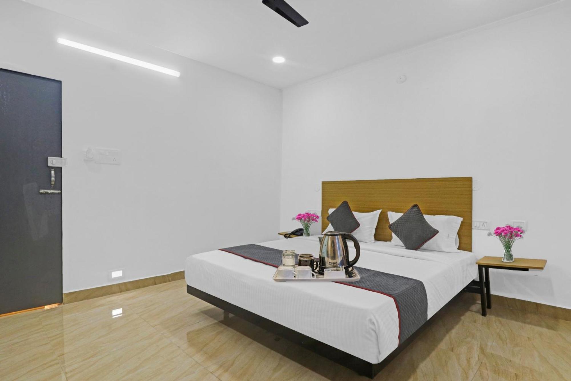 Townhouse De Alphabet Hotel Gachibowli Zewnętrze zdjęcie